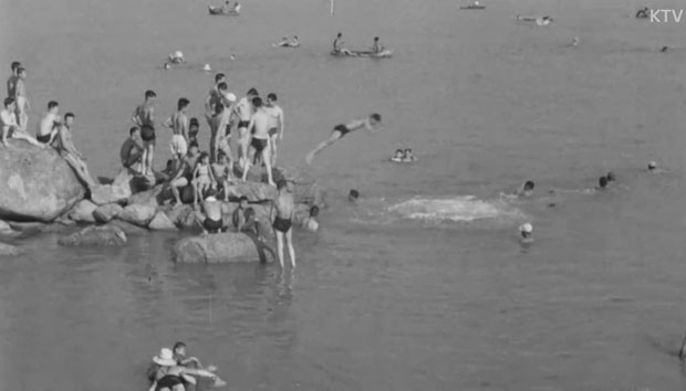 1961년 여름: 인천 송도해수욕장