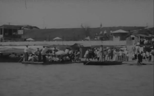1956년 여름 대구 동촌유원지의 모습: 보트를 타는 사람들